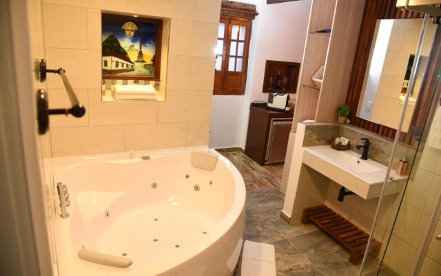 Hotel Cacique Real
