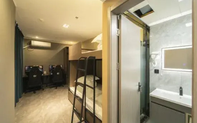 Snail Business Hotel (Jiaxing Pinghu East Lake Scenic Area Branch)