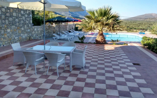 Tholos Bay Suites