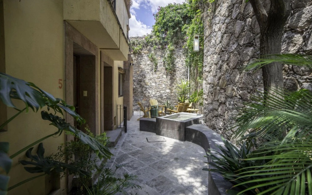 Angelic Centro 2BR with Pool