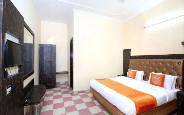OYO 11318 Hotel Shagun