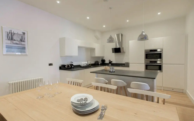 The White Wood Forest - Jewellery Quarter 3bdr Home