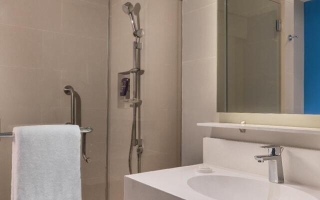 Parkinn by Radisson Iloilo