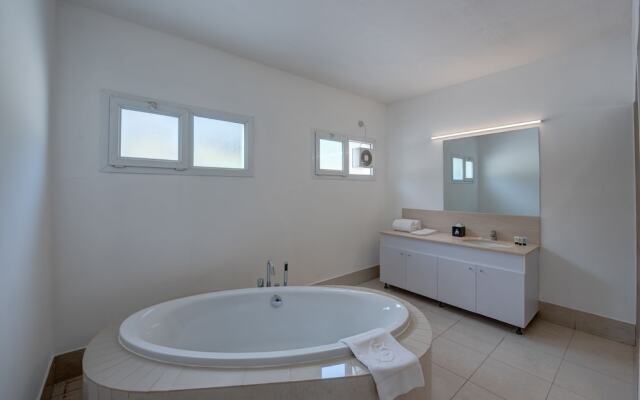 J5 Four Bedroom Villa in Al Wasl For Family Stay Only