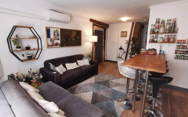 Central & nice ! 3 bedrooms, 2 bathrooms