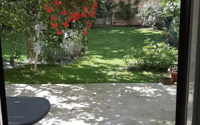 Pia's Gardenview