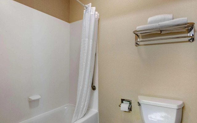 Comfort Inn DFW North-Irving