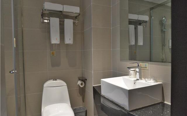 Jtour Inn Xianning Chibiyiqiao North