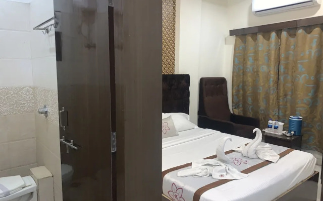 JK Rooms 126 Parashar Legacy - Station