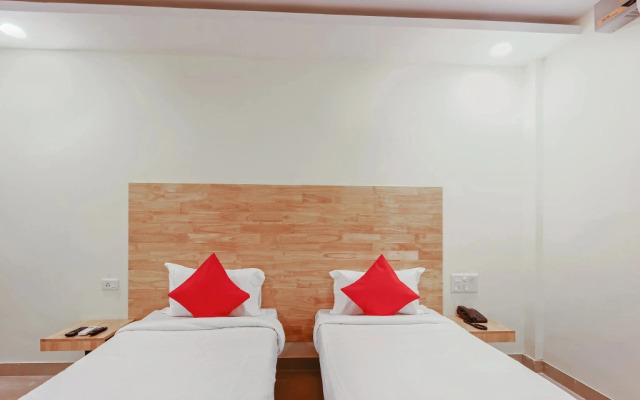 OYO Flagship 76687 Ramoji Kothapet