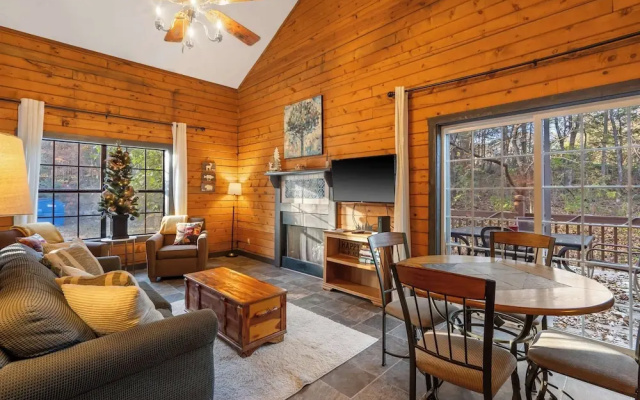 Whitetail Cabin Getaway for 6