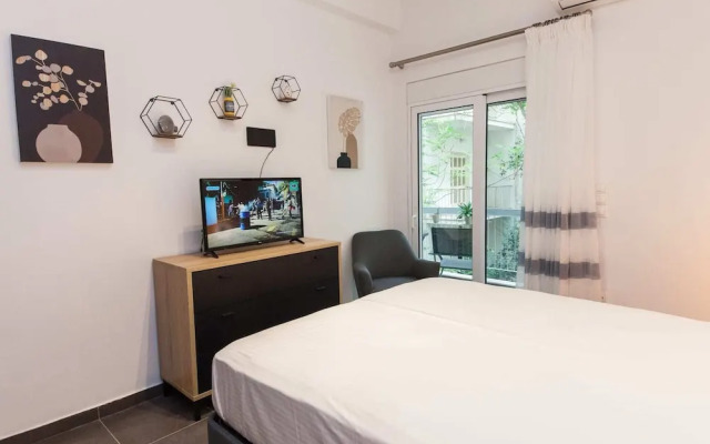 Elegant Urban Escape Apt in Kolonaki