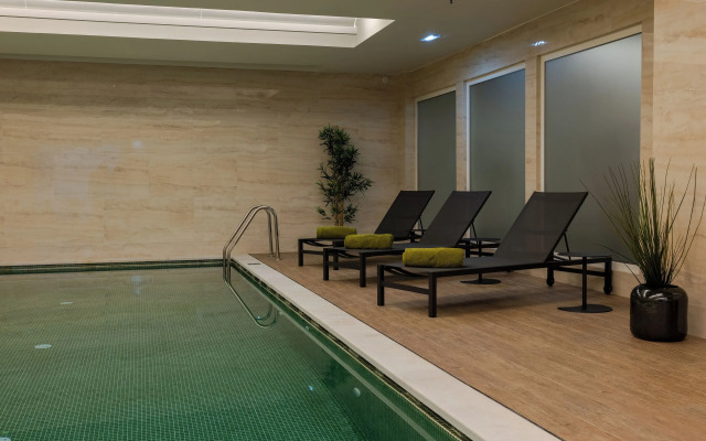 Cenica Porto Hotel, Curio Collection by Hilton