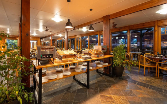 Knysna Log-Inn Hotel