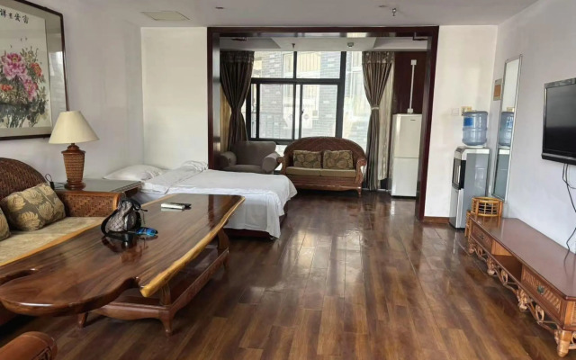 Yijing Holiday Hotel