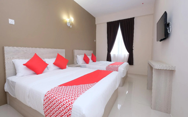 Super OYO 43935 Mancalin Hotel