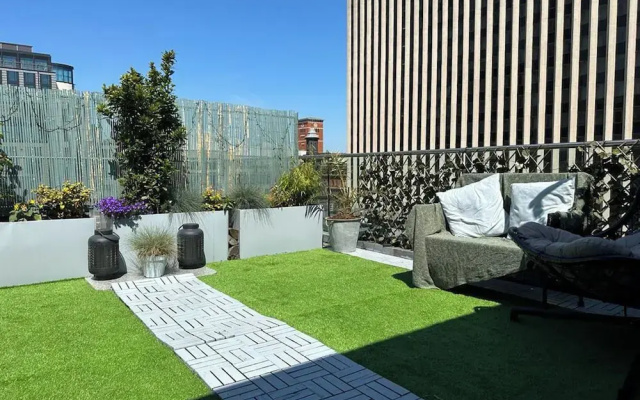 1 Bed Penthouse - Hot Tub - Roof Terrace - Parking