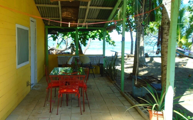 Rita Sonny Tropical Surf Cabina