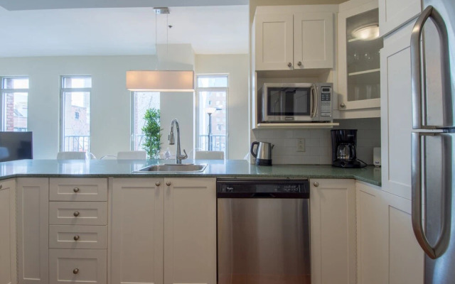 Airy Downtown Apartments by Nuage