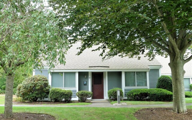 10 Gray - 2 Bedroom Condo