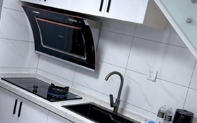 Roselle Apartment