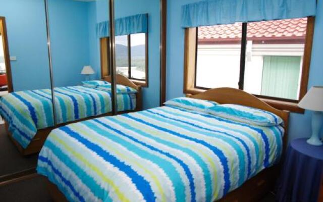 Endeavour, 10 Dulconghi Street