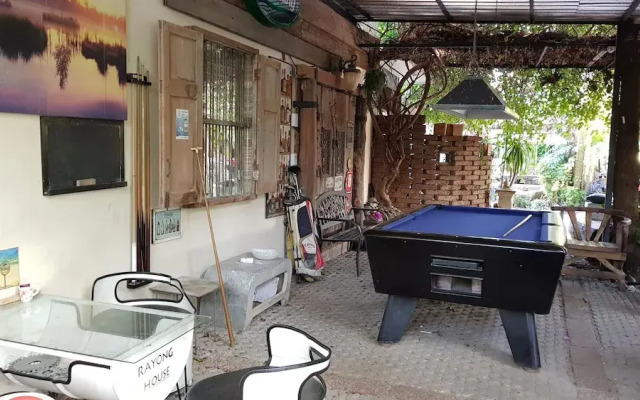 Rayonghouse Resort