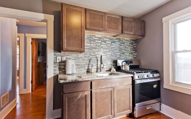 Amazing 5 Bedroom Downtown Ferndale House