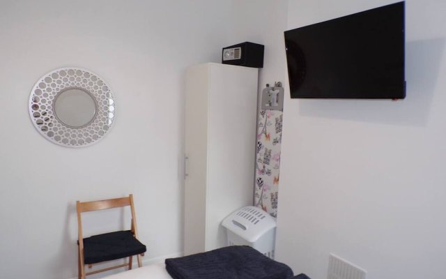 Inviting 3-bed Apartment in Southend-on-sea