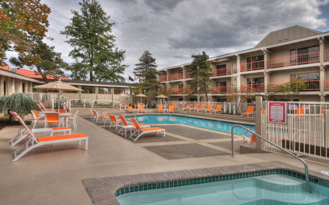Ashland Hills Hotel & Suites