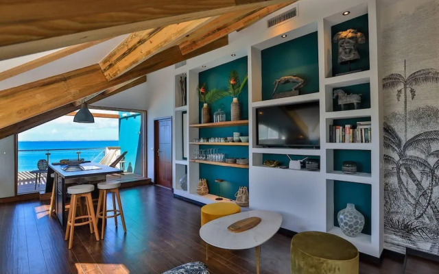 Remarkable 2-bed Apartment in Grand Case