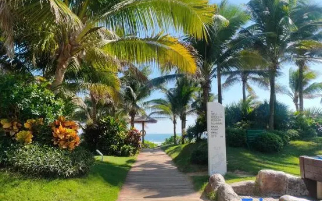 Wuchuan Sea View Apartment