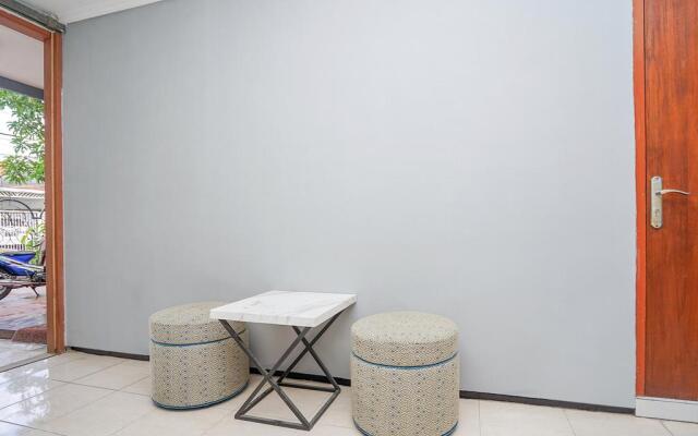 OYO 331 Osuko Residence