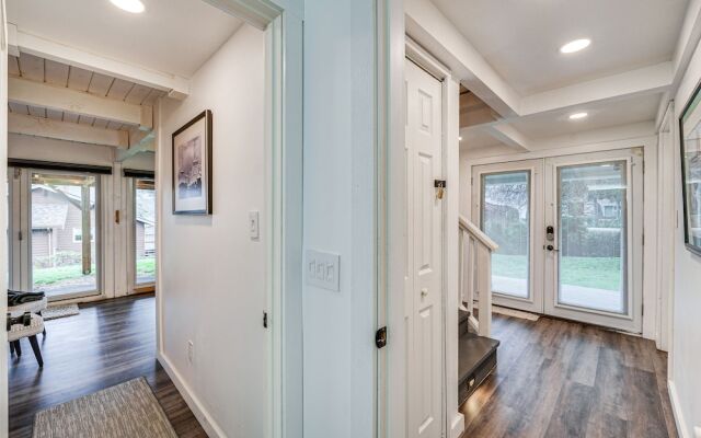 Stylish Bellingham Home w/ Lake + Mountain Views!