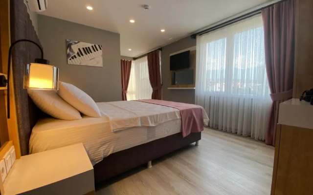 L'opera Deluxe Hotel