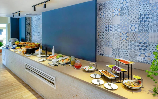 Coral Costa Caribe Beach Resort - All Inclusive