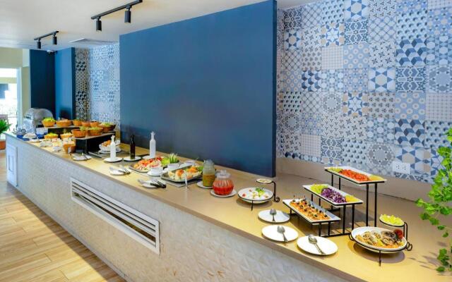 Coral Costa Caribe Beach Resort - All Inclusive