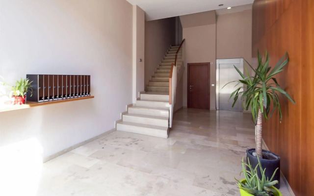Inside Barcelona Apartments Mercat