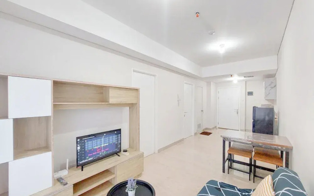 Homey And Compact 2Br Podomoro City Deli Medan Apartment