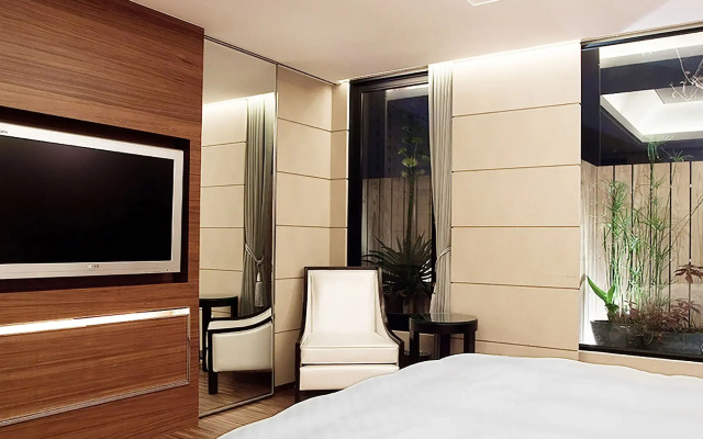 Royal Group Hotel Chun Shan Branch