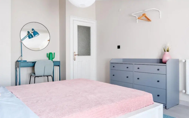 Vibrant Duplex With Terrace 2 min to Cevahir Mall