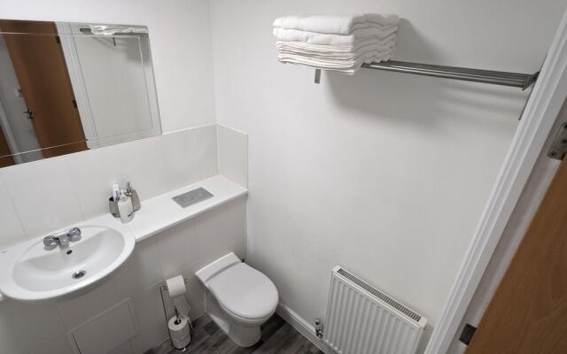Greenhithe Flat-kent- 20 Mins to London-petsok