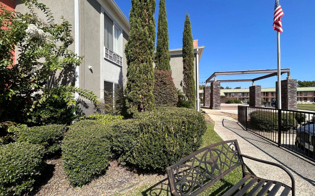 Express Inn Leesville Ft Johnson, SureStay Collection by BW