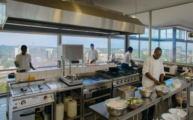Cloud Hotel & Suites