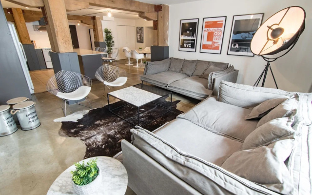 1821 Industrial Loft in Old Port by Nuage