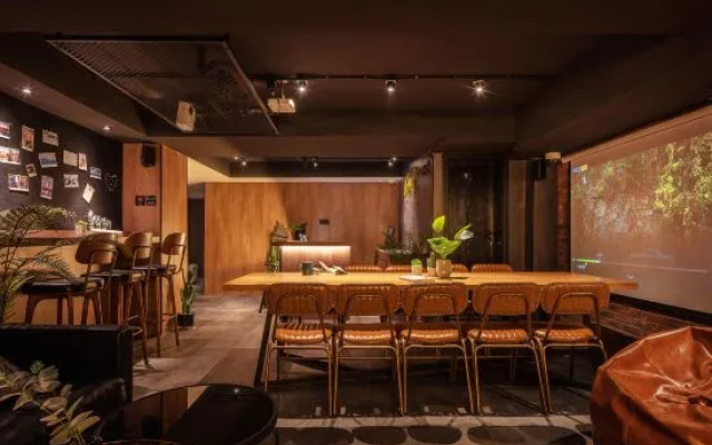 Iforest Hostel (The Bund, Nanjing East Road Pedestrian Street)