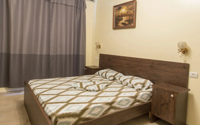 Laguardia Hotel