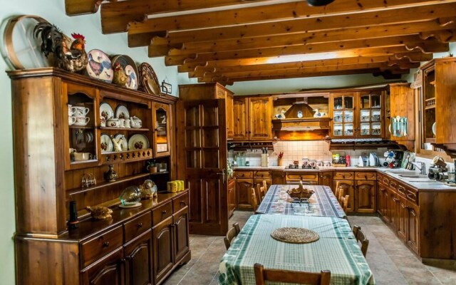Remarkable 5-bed Villa in Miliou Village Paphos