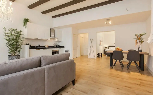 Canal Garden Apartment