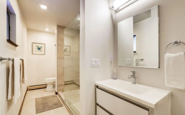 Singing Pines in Marla Bay - Walk to Lake!